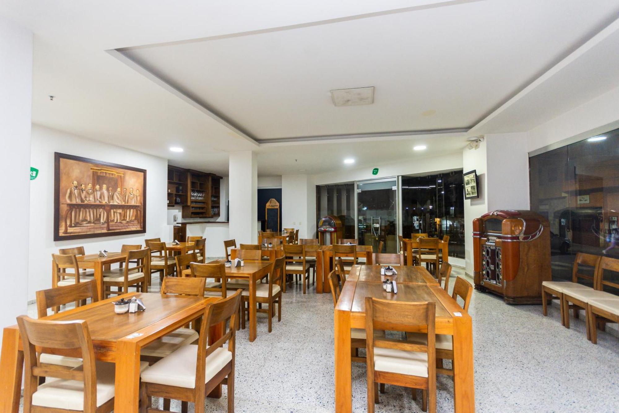 Hotel Bicentenario ريونيغرو المظهر الخارجي الصورة
