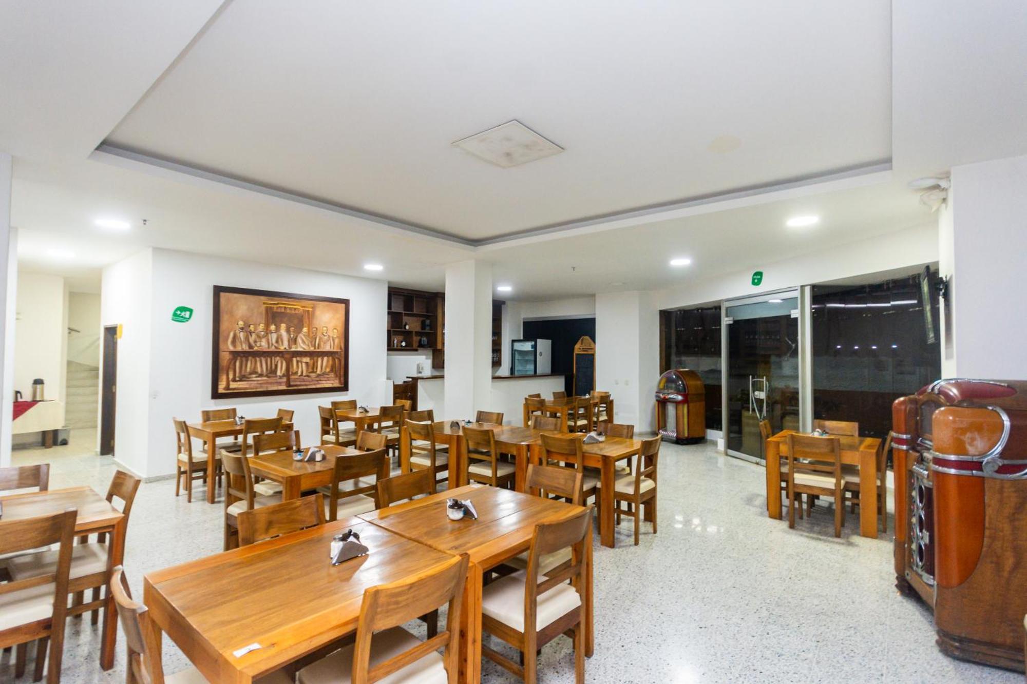 Hotel Bicentenario ريونيغرو المظهر الخارجي الصورة