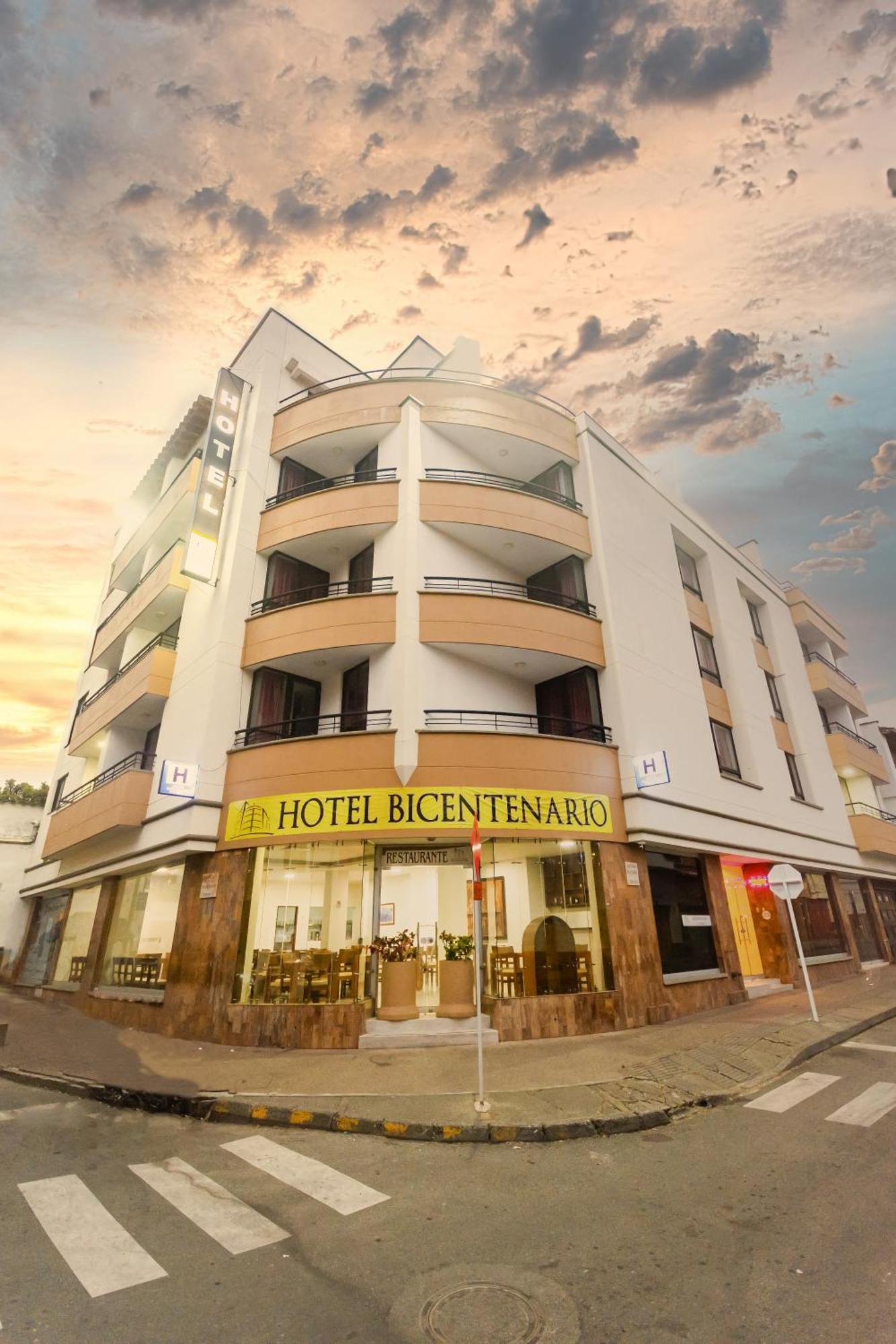 Hotel Bicentenario ريونيغرو المظهر الخارجي الصورة